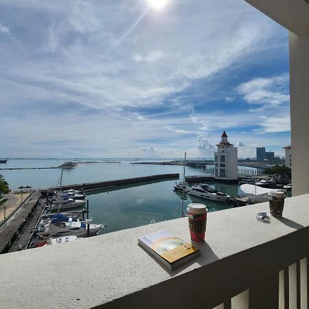 Straits Quay Marina Suites Penang By Aurorahomes Bagan Jermal Exterior foto